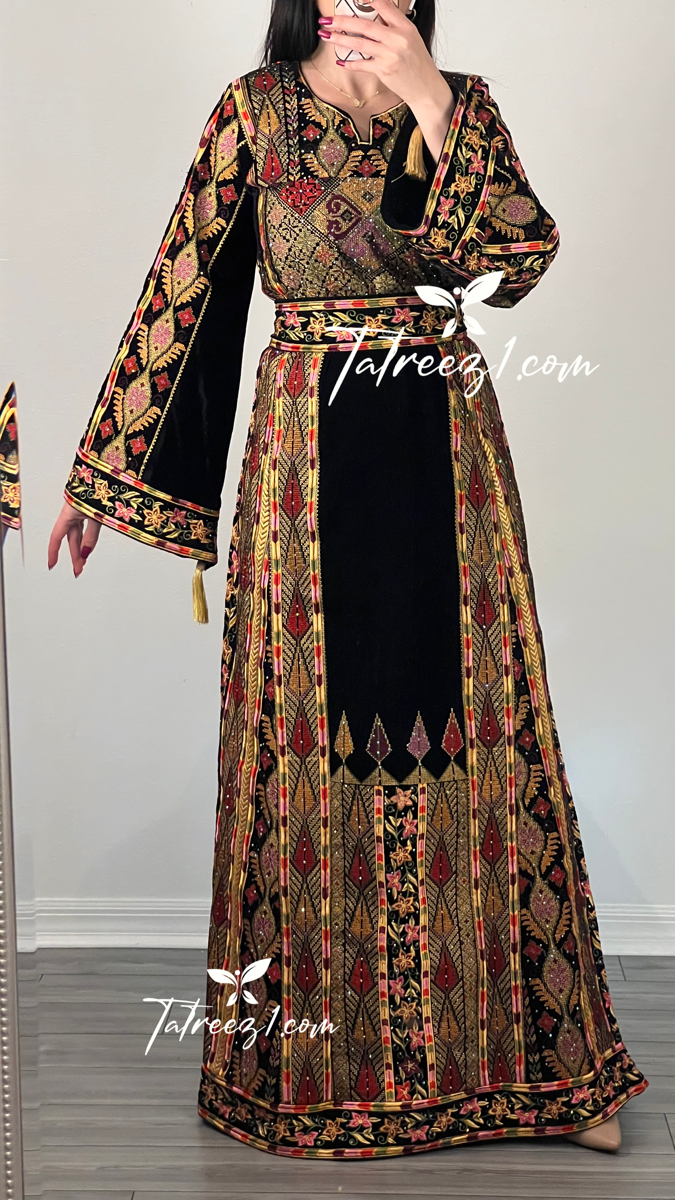 New Collections Gold Embroidery Elegant Velvet Palestinian Thoub