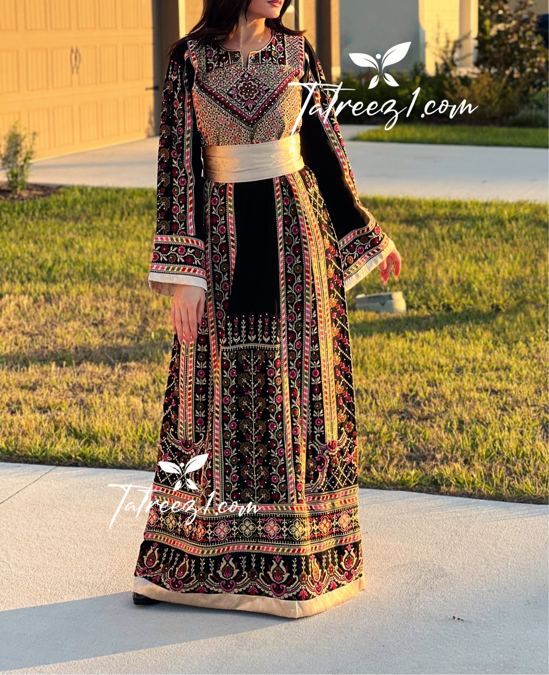 Elegant Style Traditional With Reversible Belt Embroidered Palestinian Fellahi Thobe