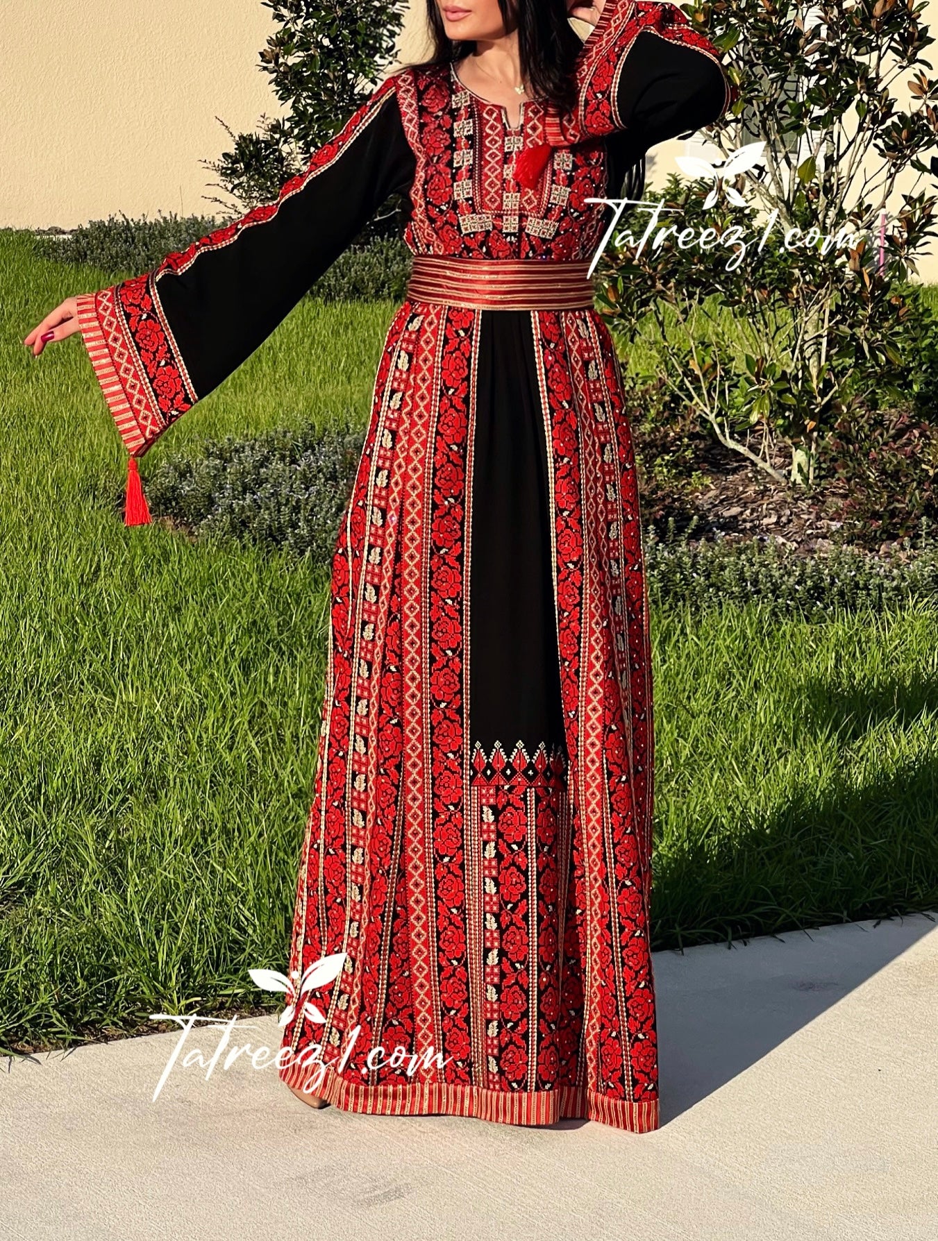 Traditional Kashmir Embroidered Palestinian Fellahi Thobe