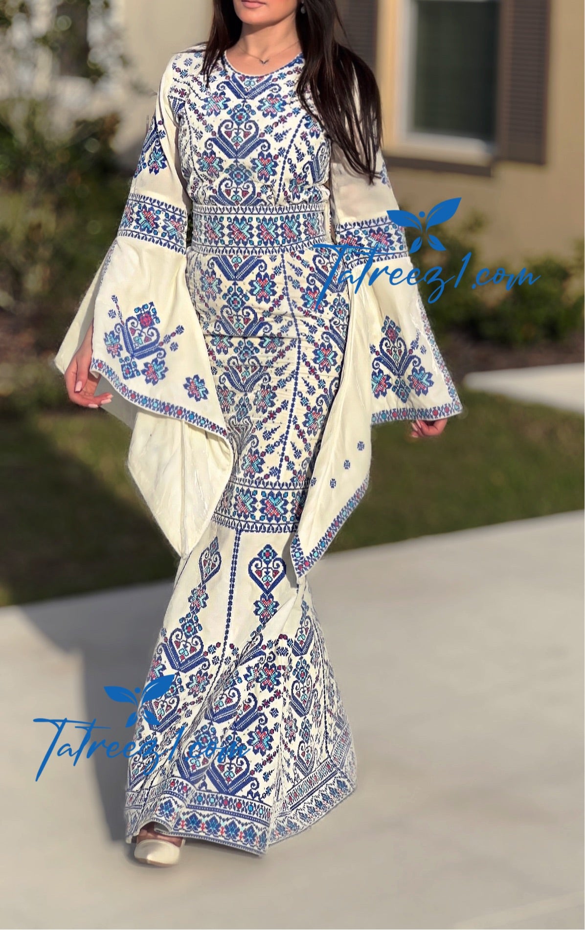 Cream Luxury Mermaid Blue Embroidery Velvet Thoub