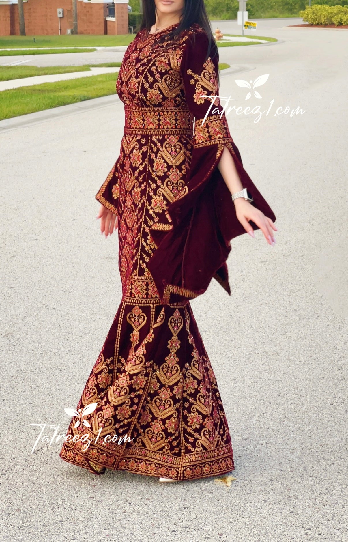 Maroon Luxury Mermaid Embroidery Velvet Thoub