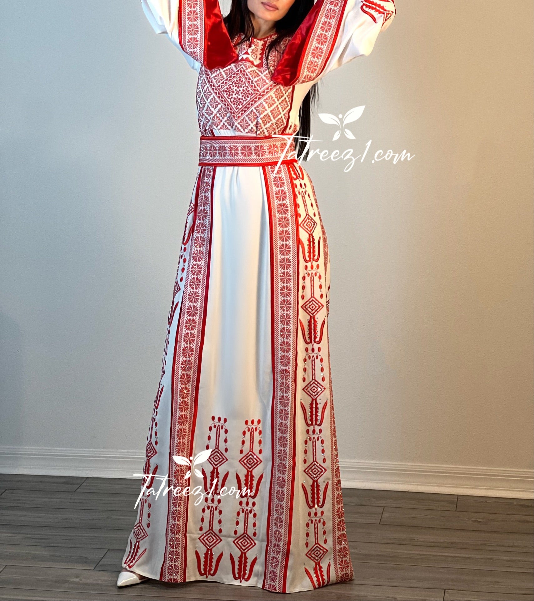 Traditional Red Embroidery Thoub Stone Wide Sleeve Elegant with Reversible Belt