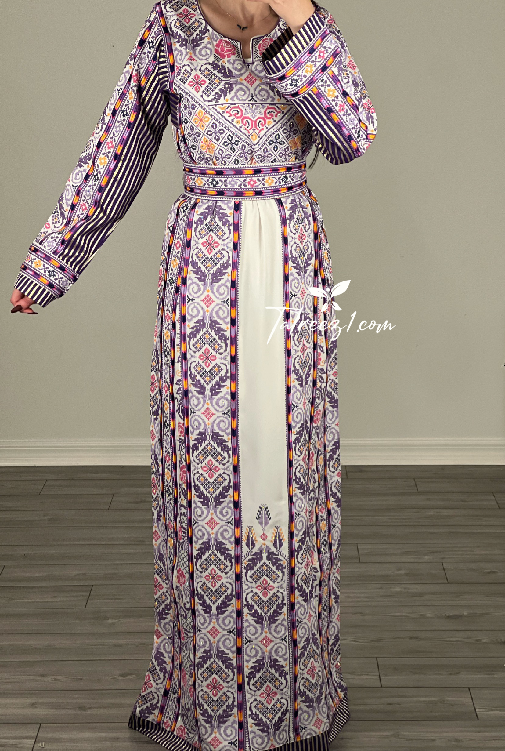 Purple Embroidery Stunning Kashmir Sleeve with Reversible Belt Stone Thobe