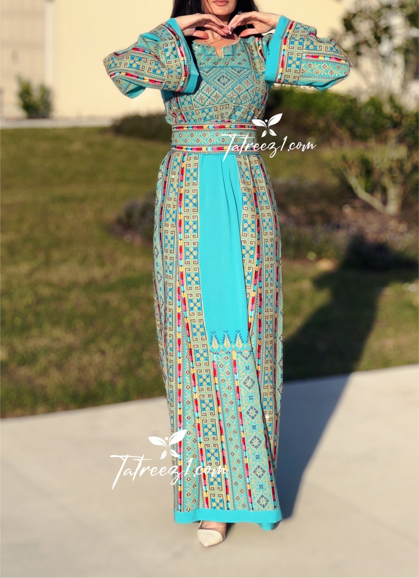 Stunning Turquoise Embroidery Traditional Long Thoub