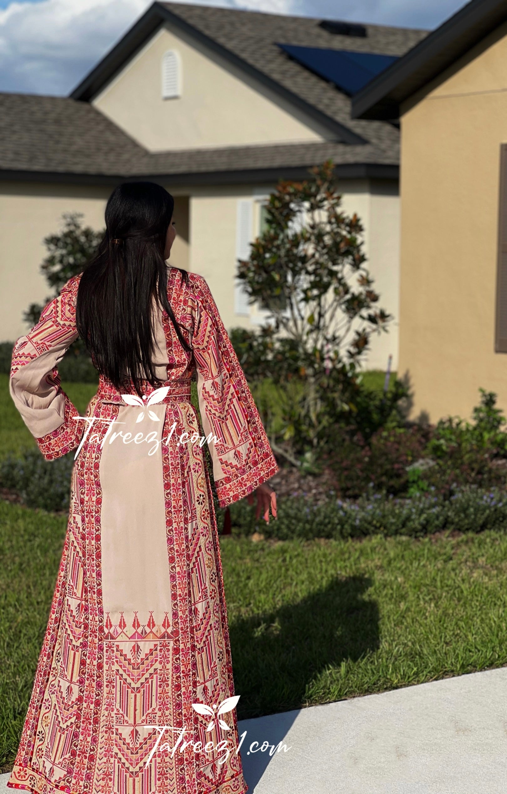 Gorgeous Palestinian Embroidery Traditional Long Thoub