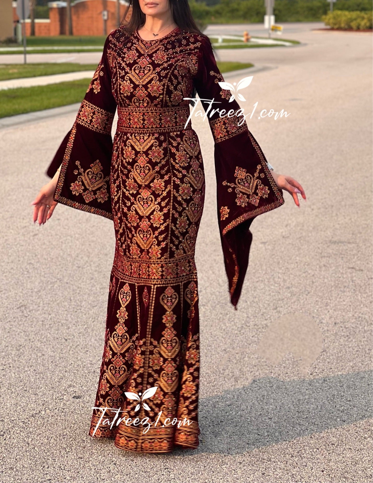 Maroon Luxury Mermaid Embroidery Velvet Thoub