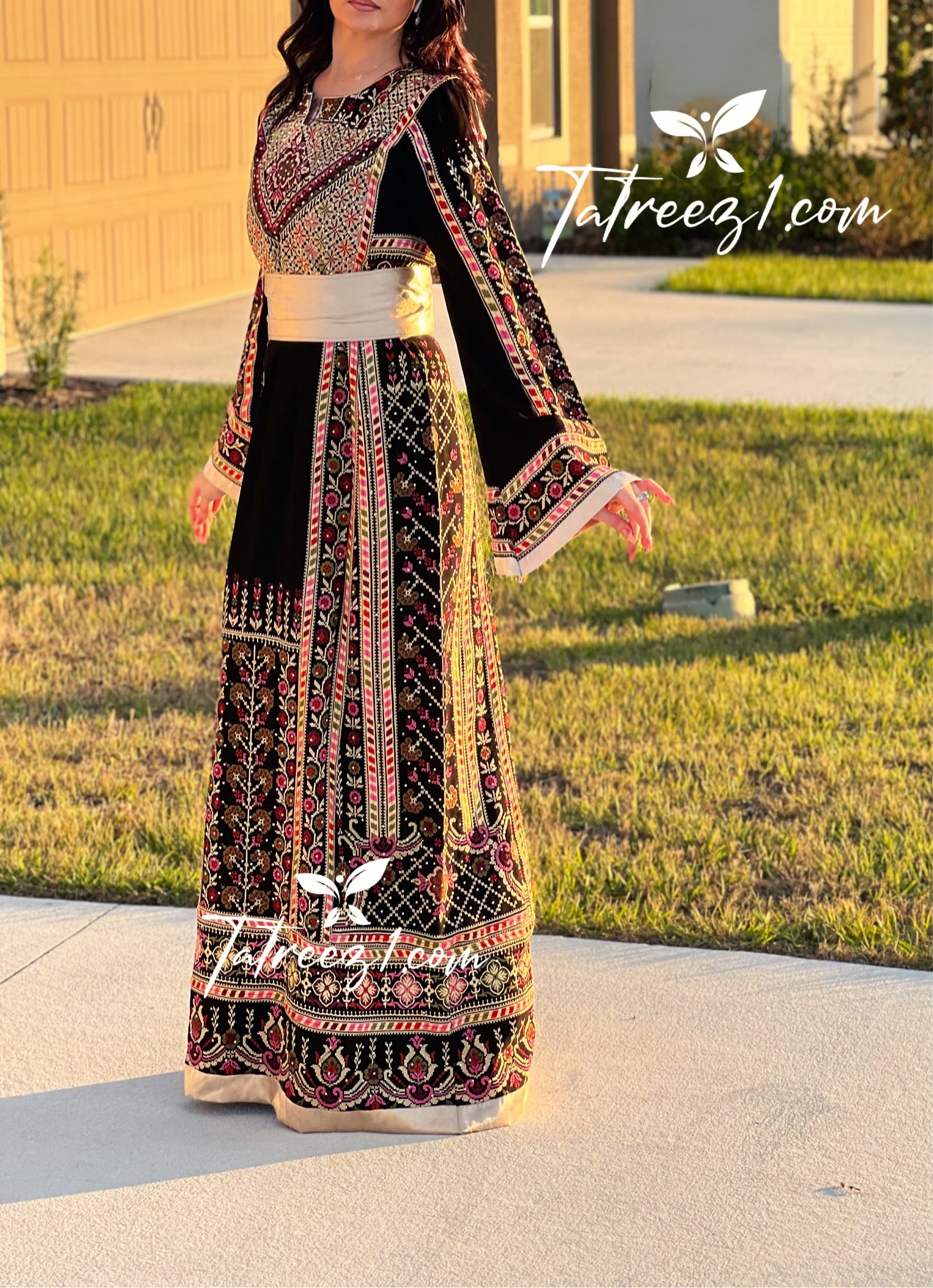 Elegant Style Traditional With Reversible Belt Embroidered Palestinian Fellahi Thobe