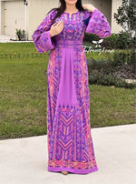 Load image into Gallery viewer, The Lavender Astonishing Palstainen Embroidery Traditional Long Thoub
