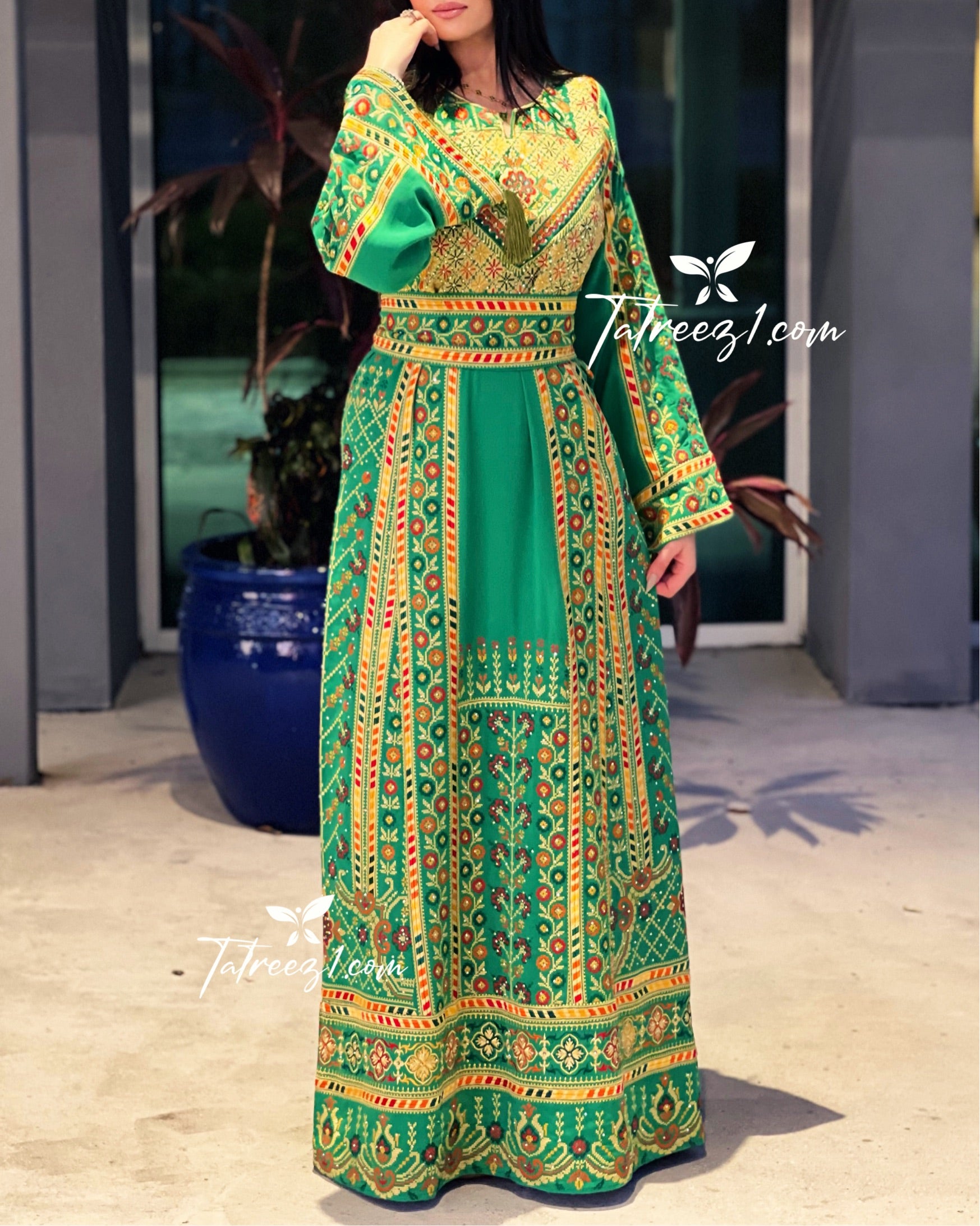 Stunning Green Traditional Embroidery Thoub Stone Wide Sleeve Elegant