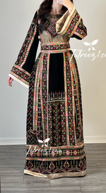 Charger l&#39;image dans la galerie, Elegant Style Traditional With Reversible Belt Embroidered Palestinian Fellahi Thobe
