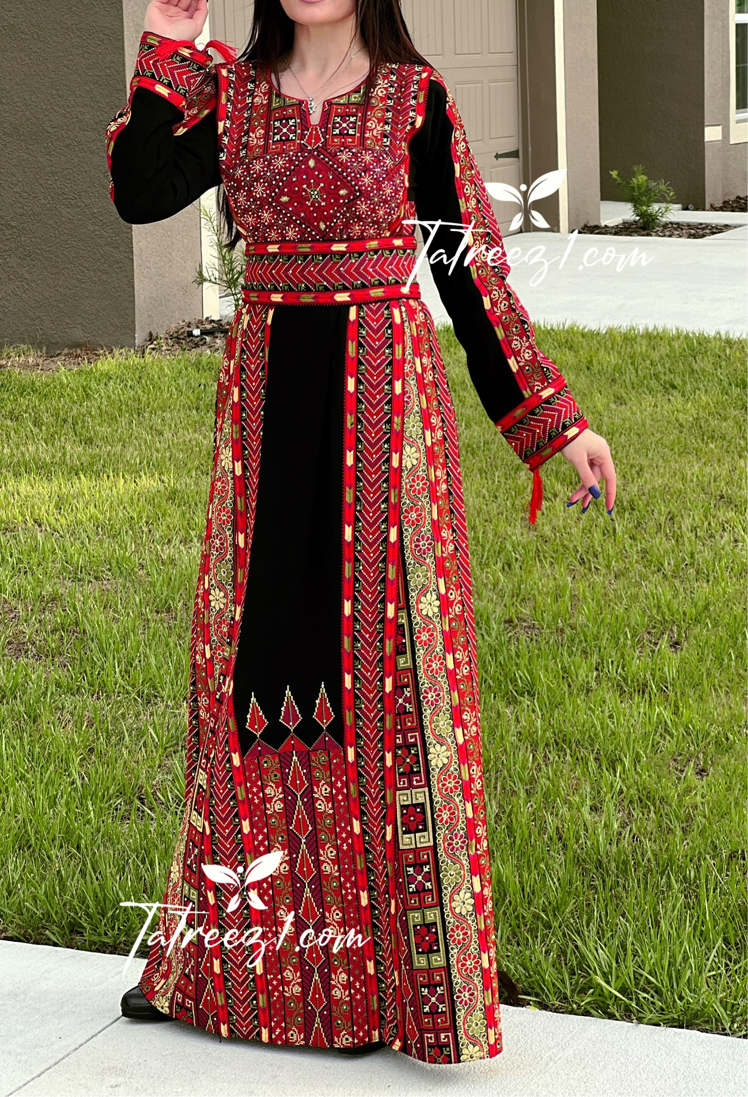 Stunning Traditional Embroidered Palestinian Fellahi Thobe