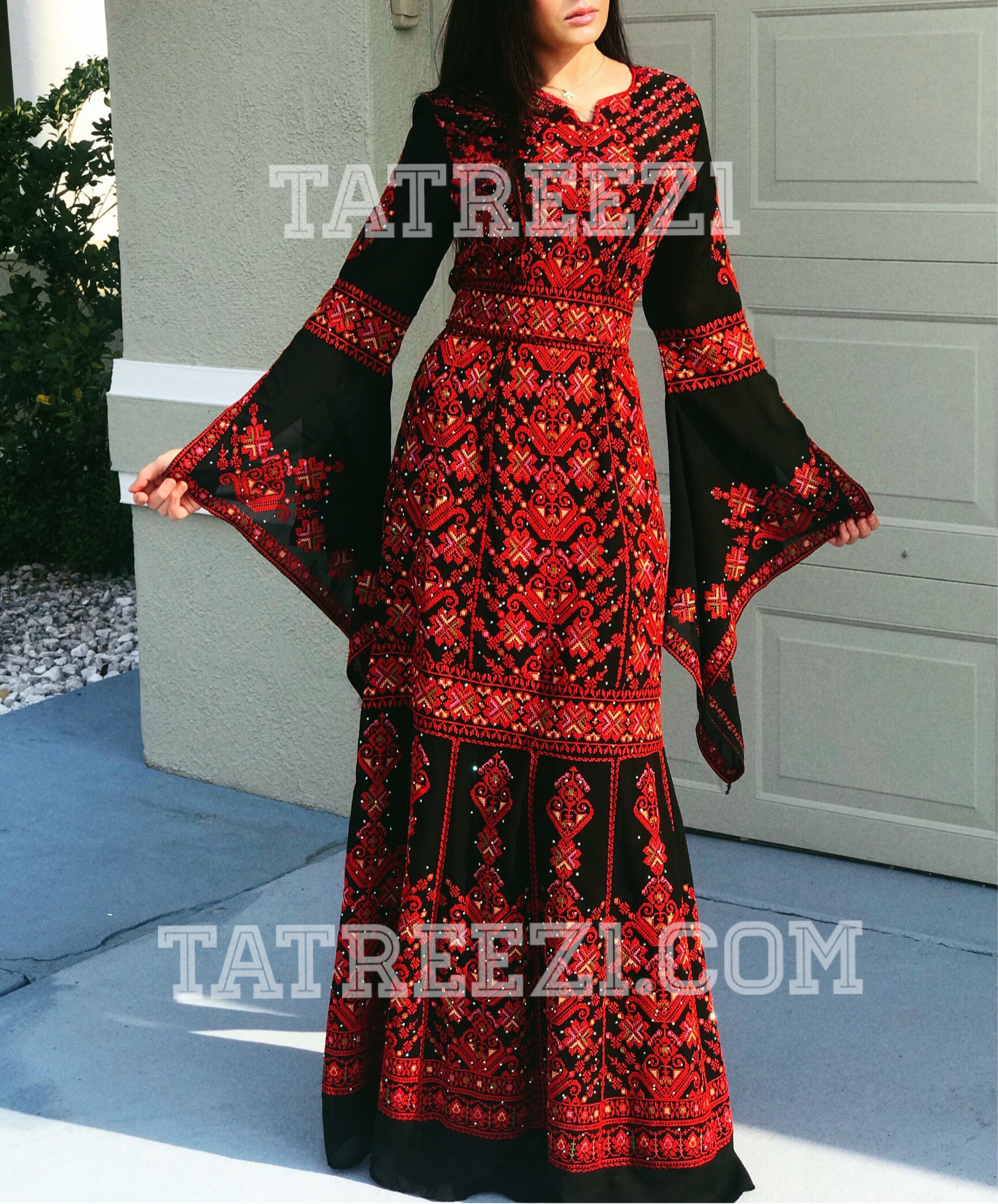 The Perfection Embroidery Long Thoub Dress