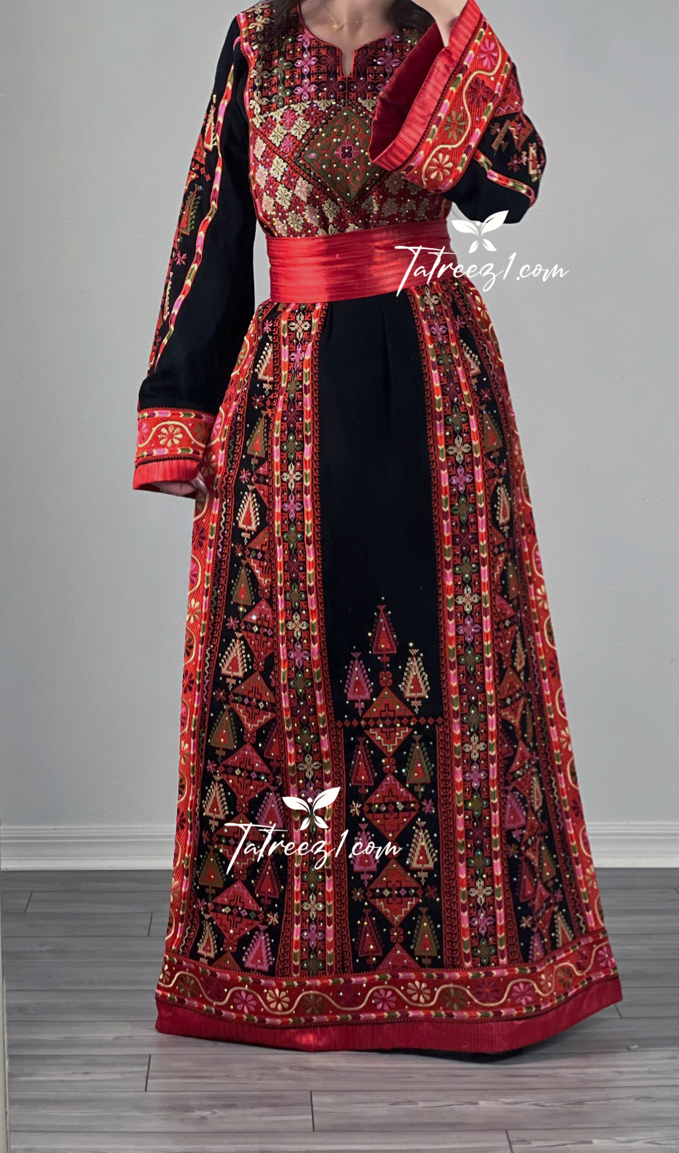 Red Traditional  Thoub  Embroidery Stone  Thobe with Matching Embroidery Belt