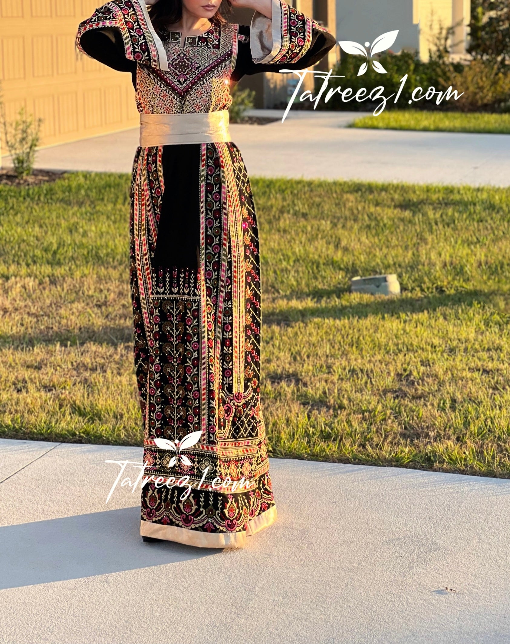 Elegant Style Traditional With Reversible Belt Embroidered Palestinian Fellahi Thobe