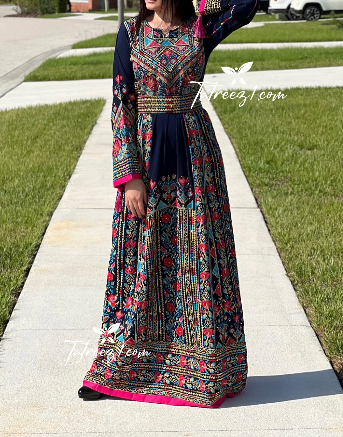 Elegant Blue/Pink Embroidery with Stone Thobe