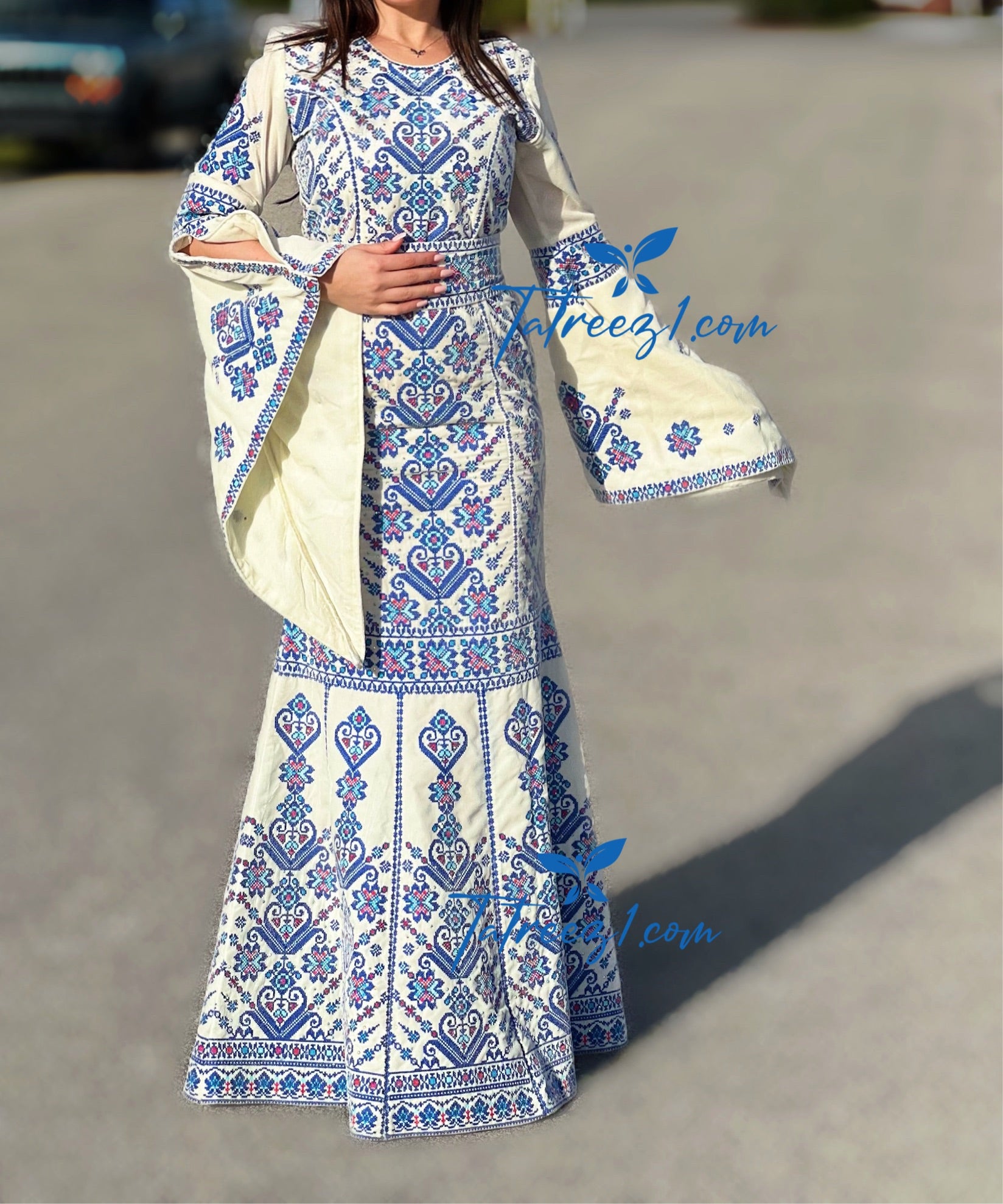 Cream Luxury Mermaid Blue Embroidery Velvet Thoub