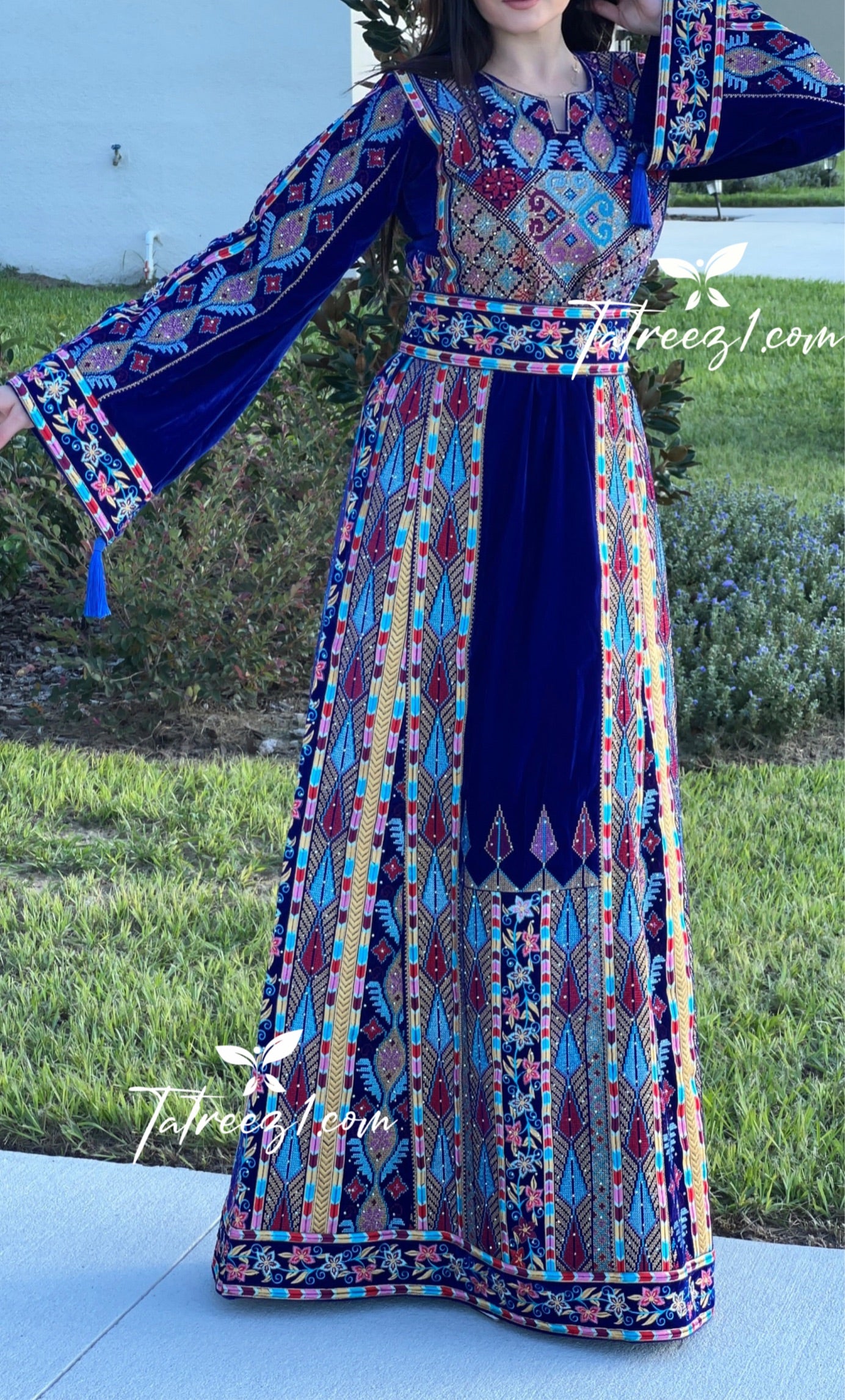 New Collections Blue Embroidery Elegant Velvet Palestinian Thoub