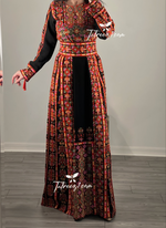 Charger l&#39;image dans la galerie, Red Tatreez Stunning Traditional Embroidered Palestinian Fellahi Thobe
