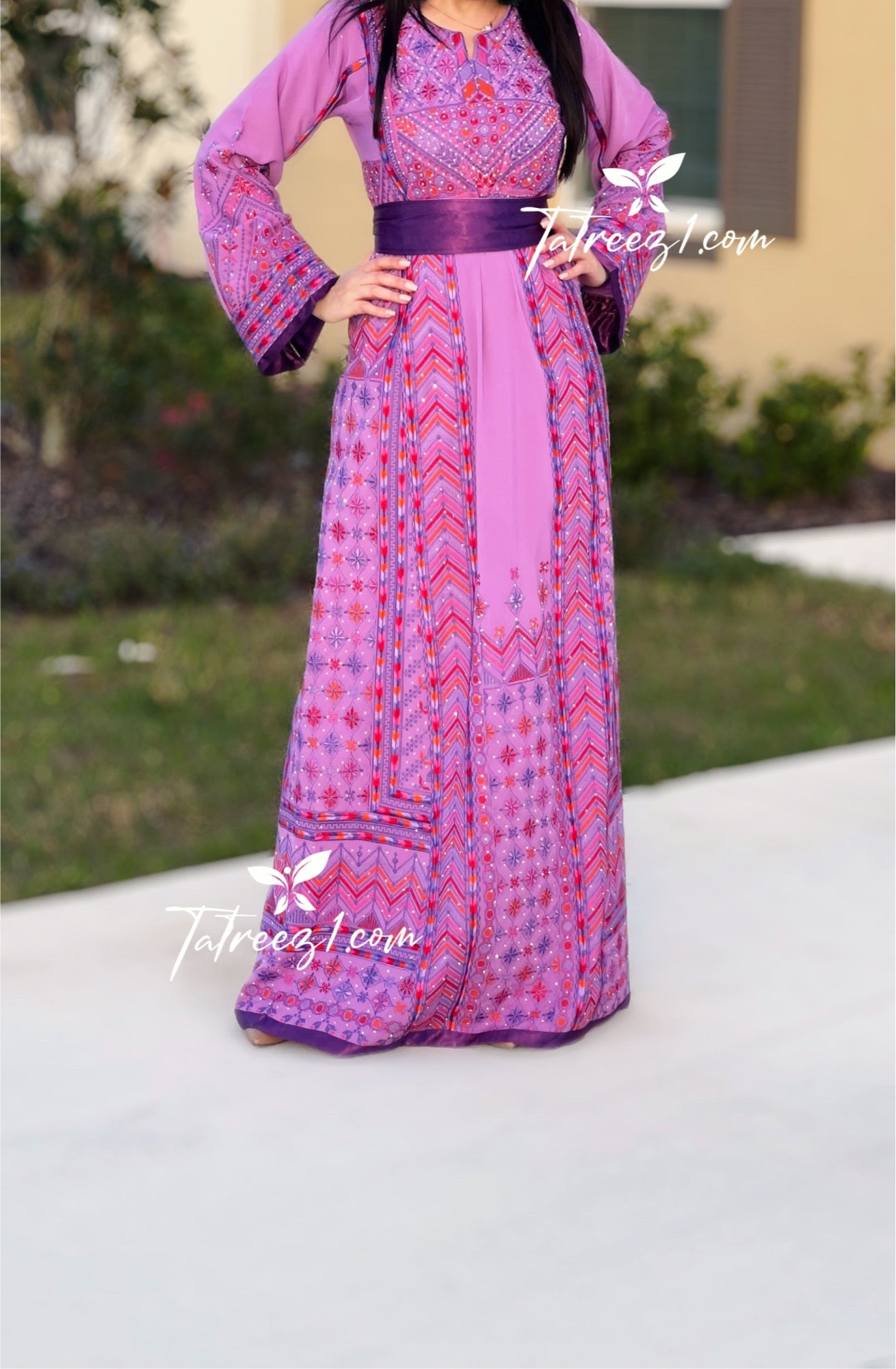 Stunning Lavender Embroidery Traditional Long Thoub