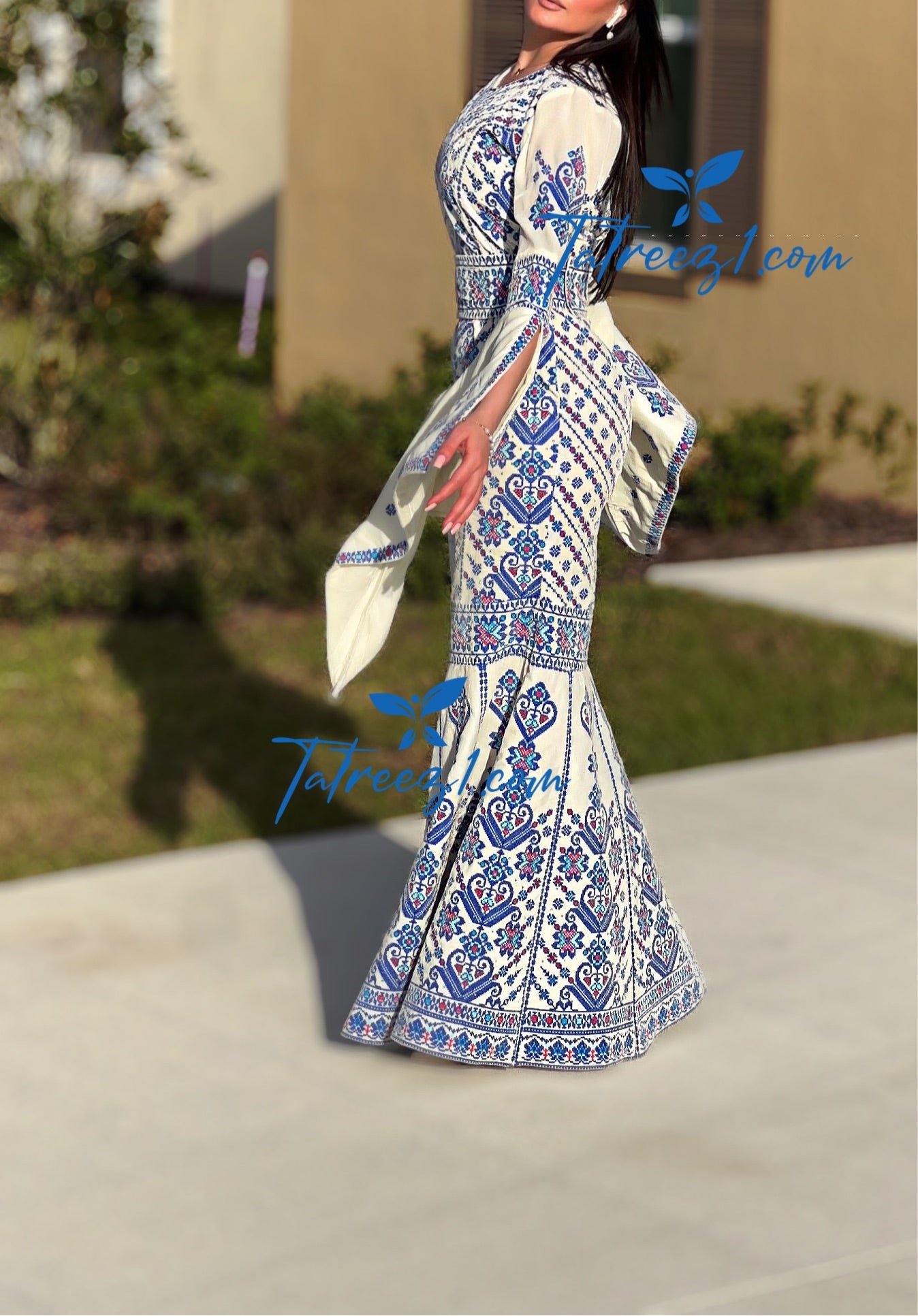 Cream Luxury Mermaid Blue Embroidery Velvet Thoub